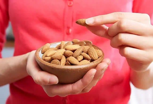 با مصرف بادام، اشتهای خود را کنترل کنید و کمتر غذا بخورید